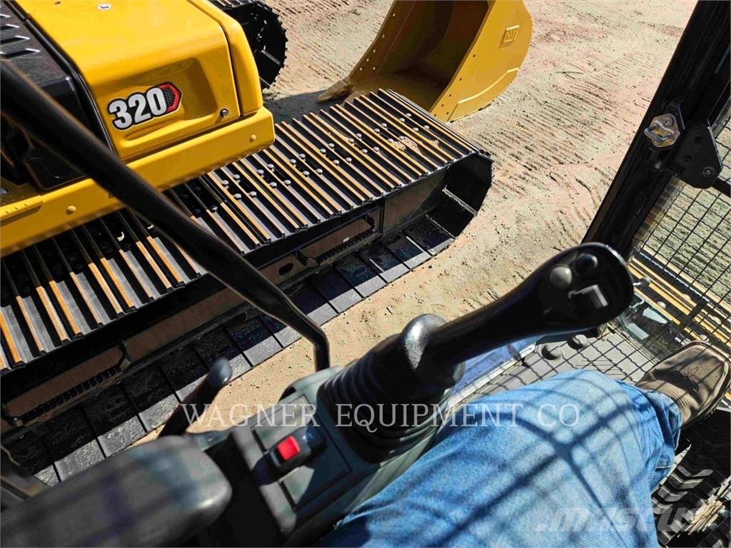 CAT 330 حفارات زحافة