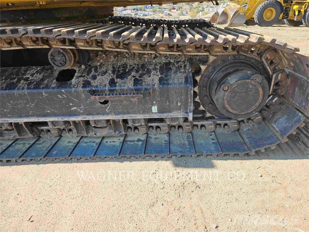 CAT 330 حفارات زحافة