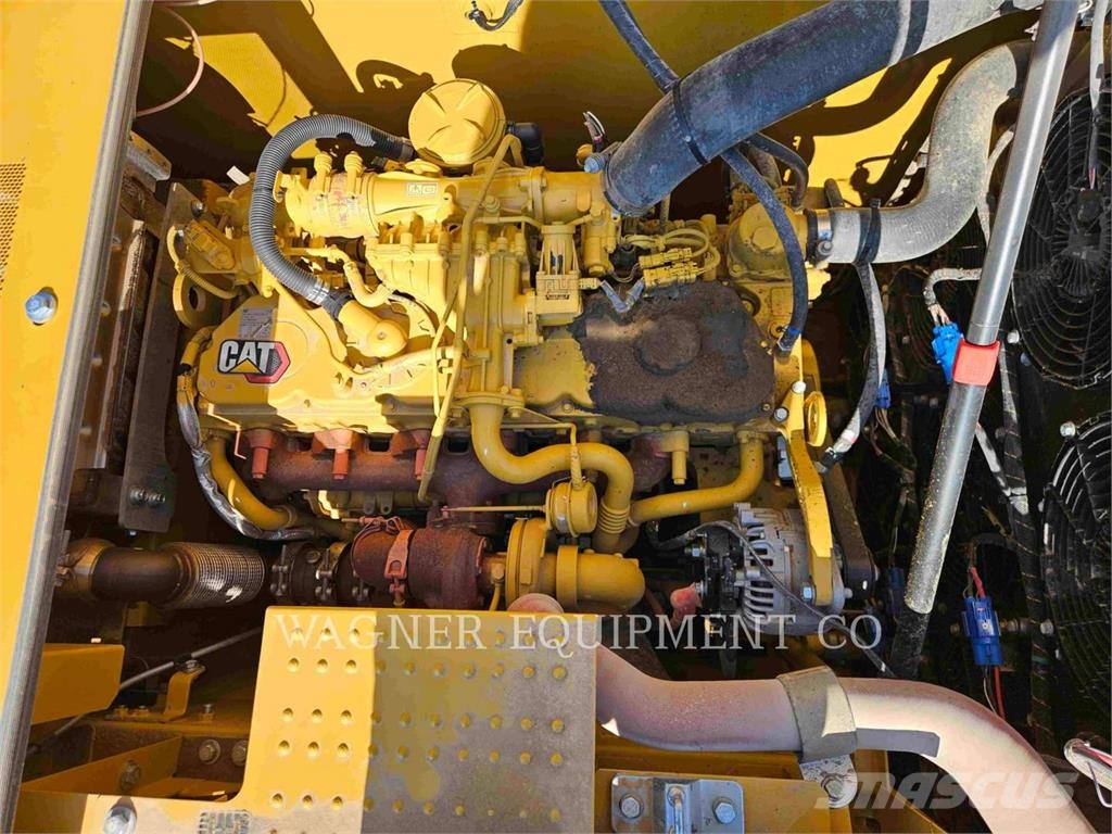 CAT 330 حفارات زحافة