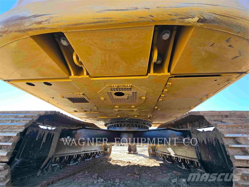 CAT 330 حفارات زحافة