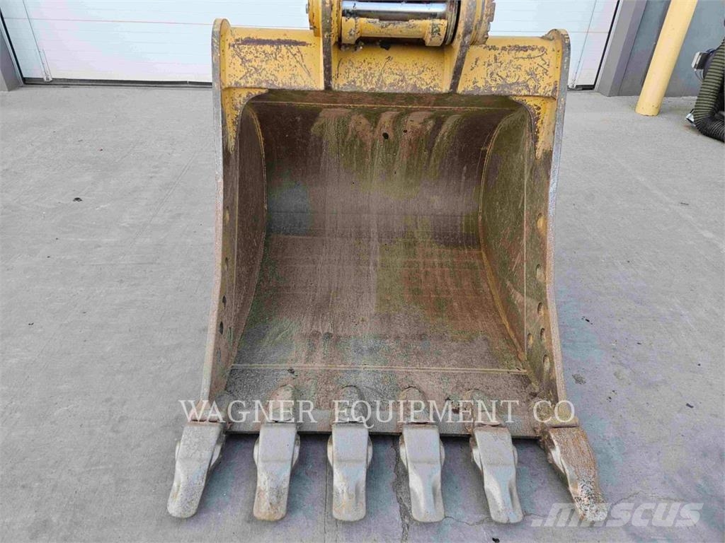 CAT 330 حفارات زحافة