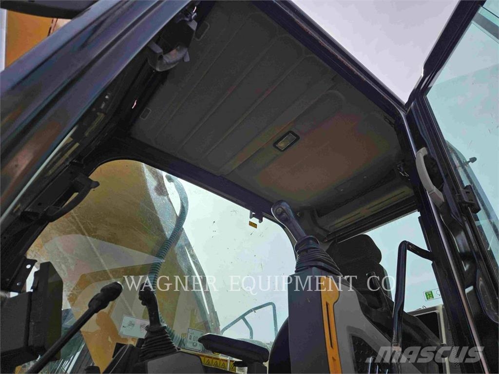 CAT 330 حفارات زحافة
