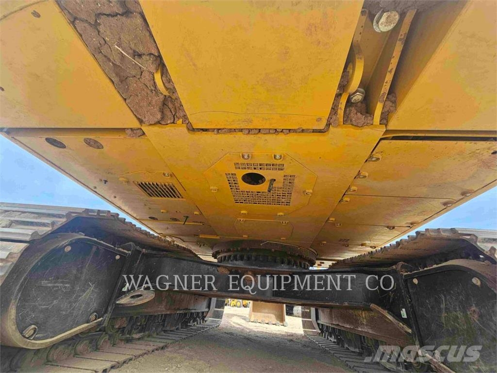 CAT 330 حفارات زحافة