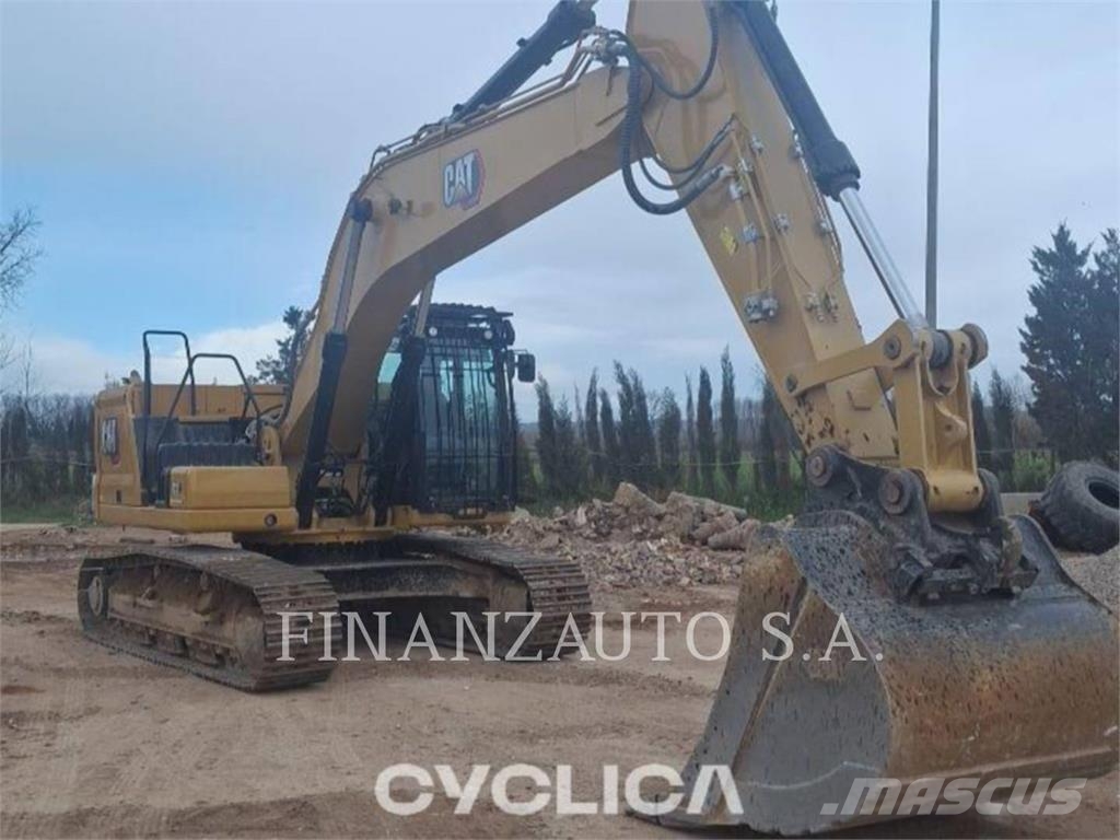 CAT 330 Roomikekskavaatorid