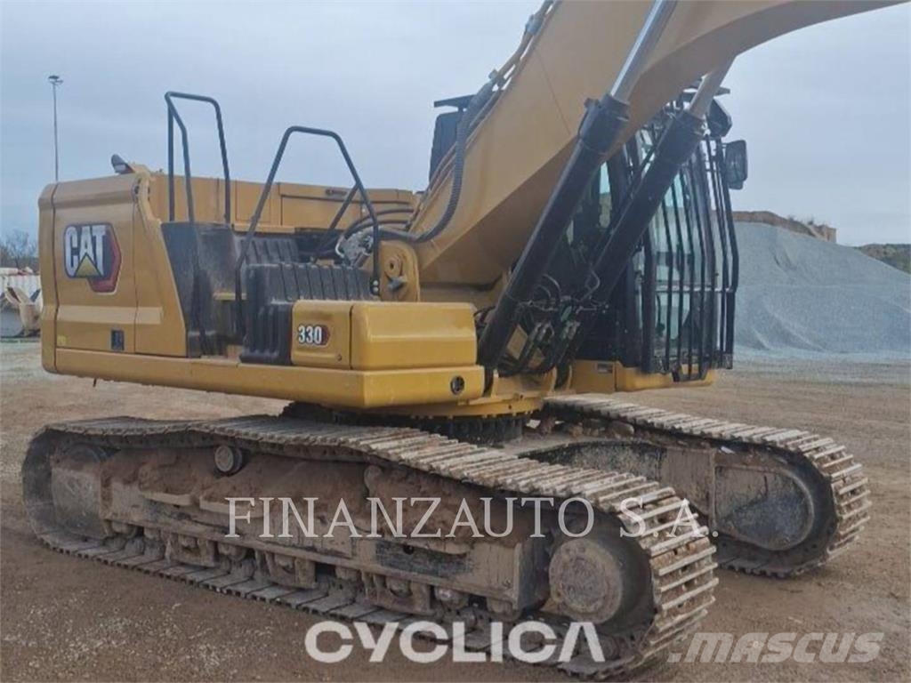 CAT 330 Roomikekskavaatorid