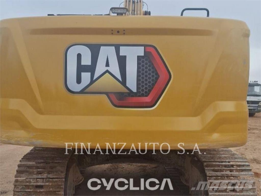 CAT 330 Roomikekskavaatorid
