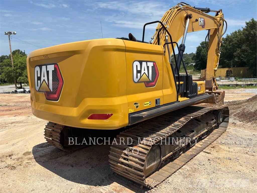 CAT 330 Roomikekskavaatorid