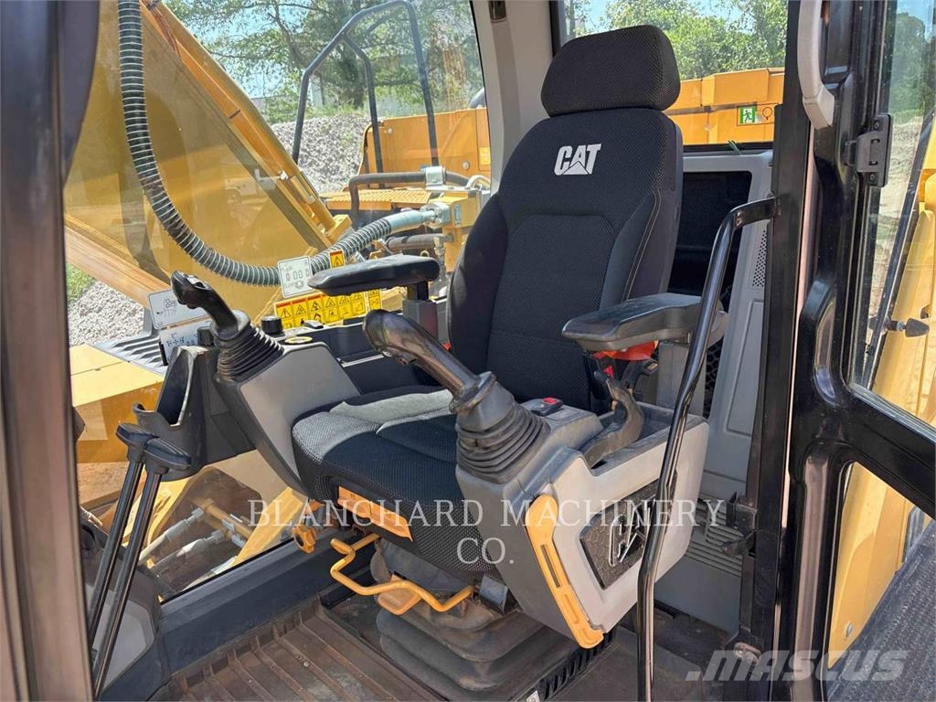 CAT 330 Roomikekskavaatorid