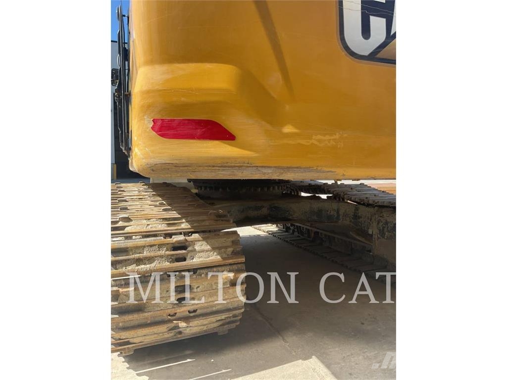 CAT 330 Gravemaskiner på larvebånd