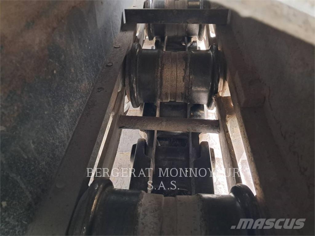 CAT 330 حفارات زحافة