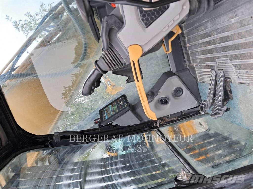 CAT 330 حفارات زحافة