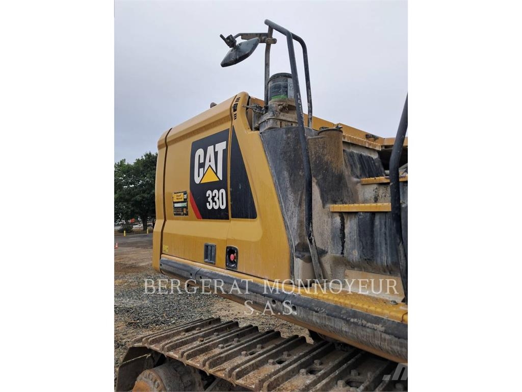 CAT 330 حفارات زحافة