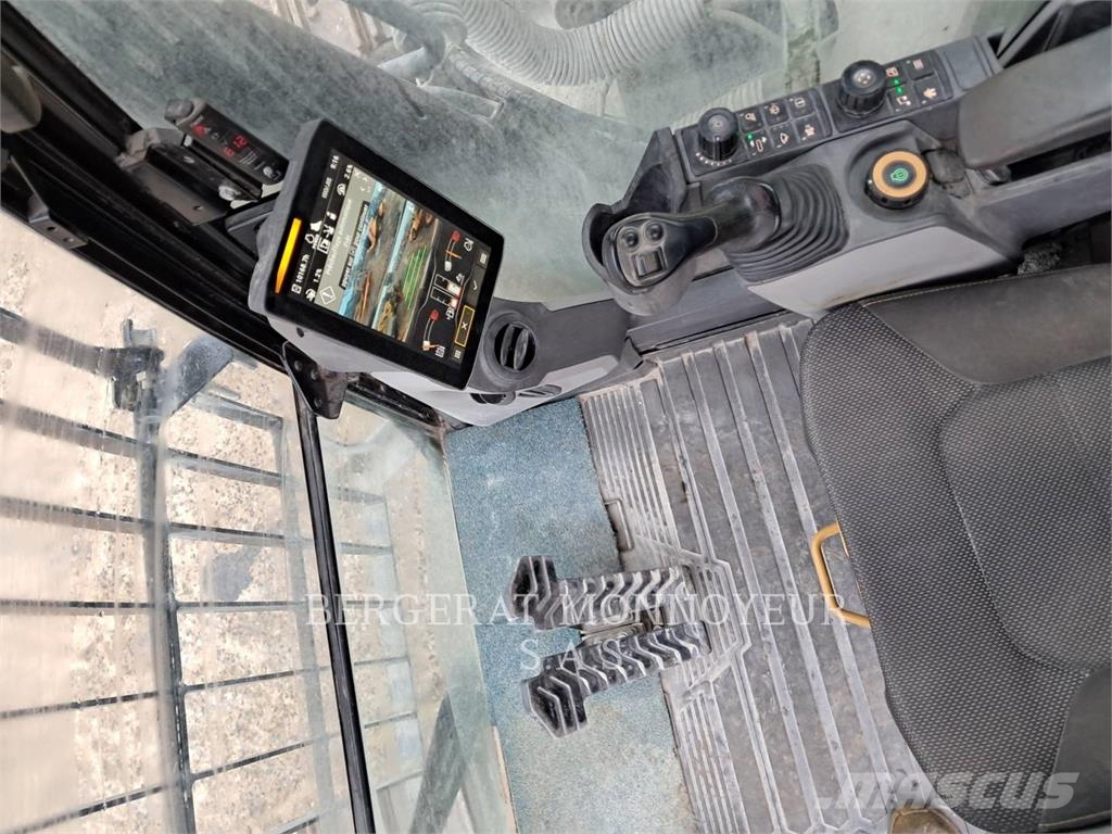 CAT 330 حفارات زحافة