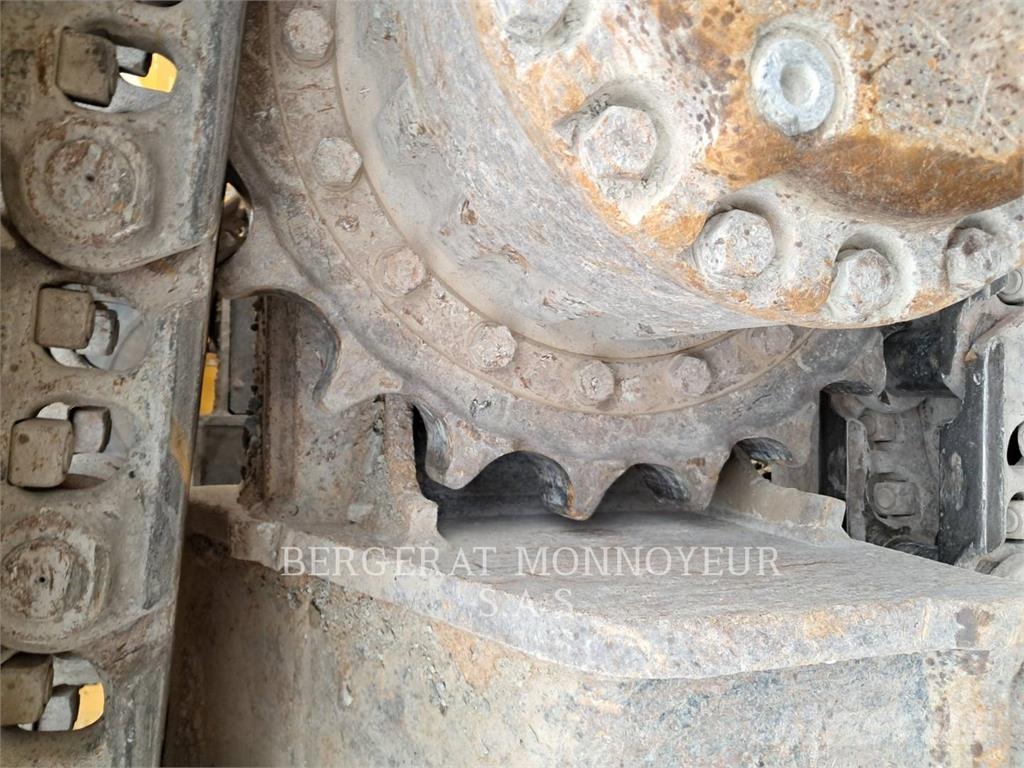 CAT 330 حفارات زحافة