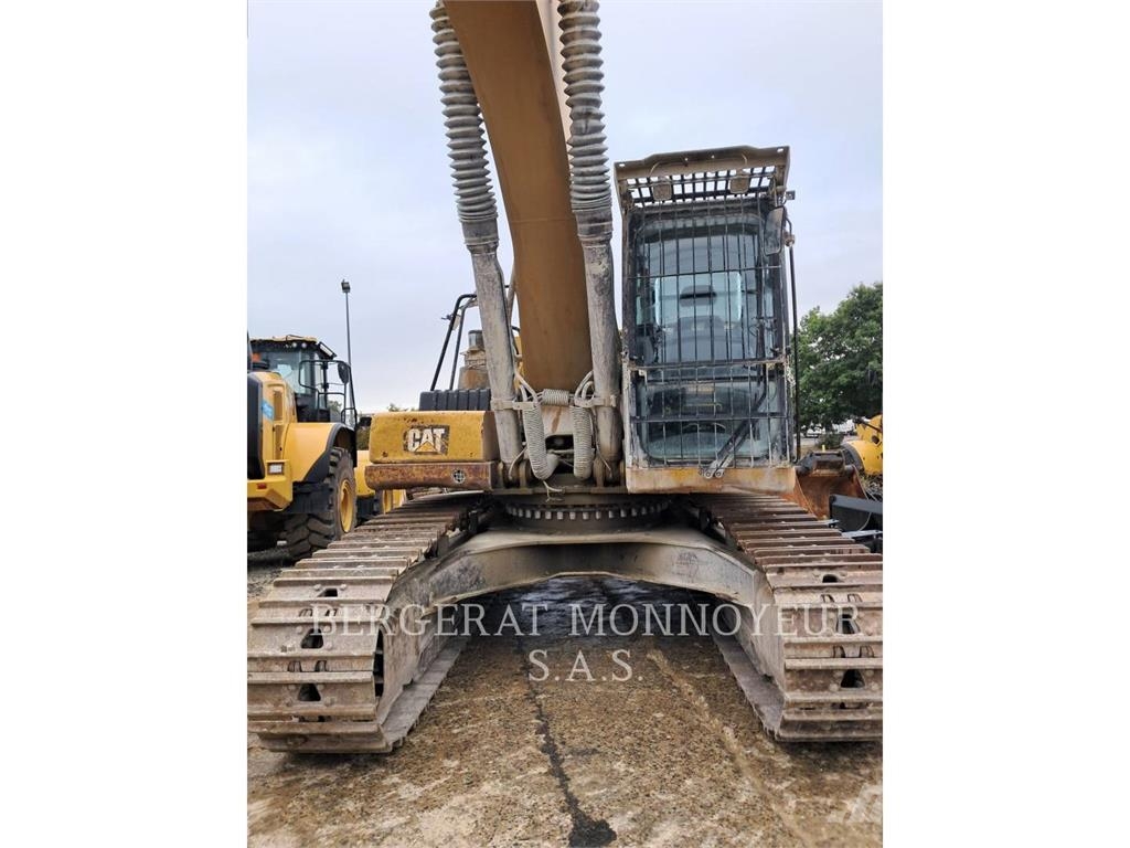 CAT 330 حفارات زحافة