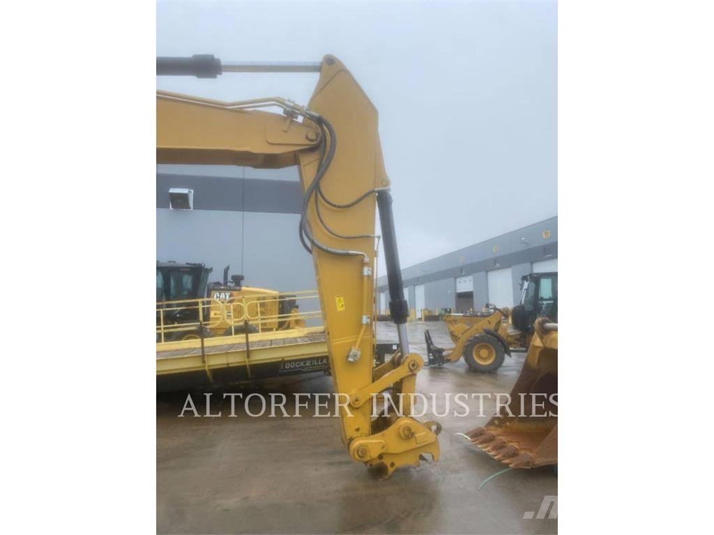 CAT 330-07 Excavatoare pe șenile