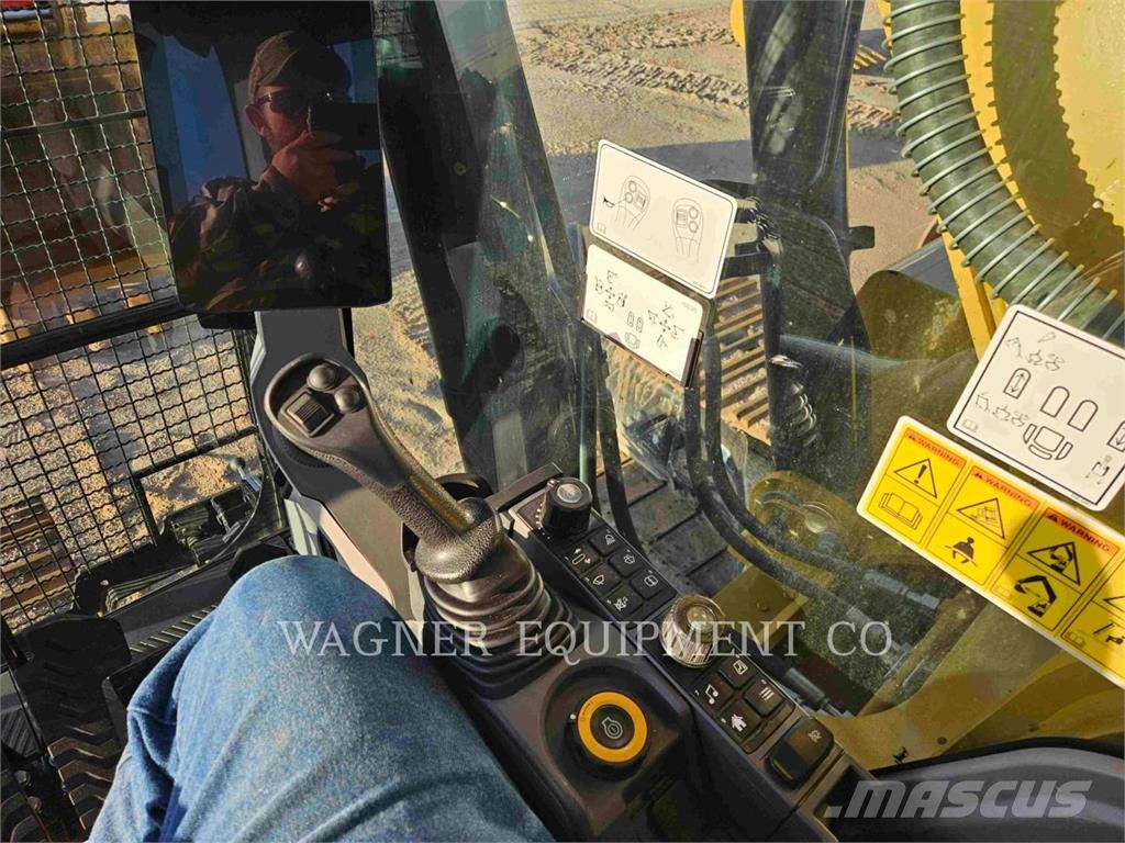 CAT 33007 حفارات زحافة