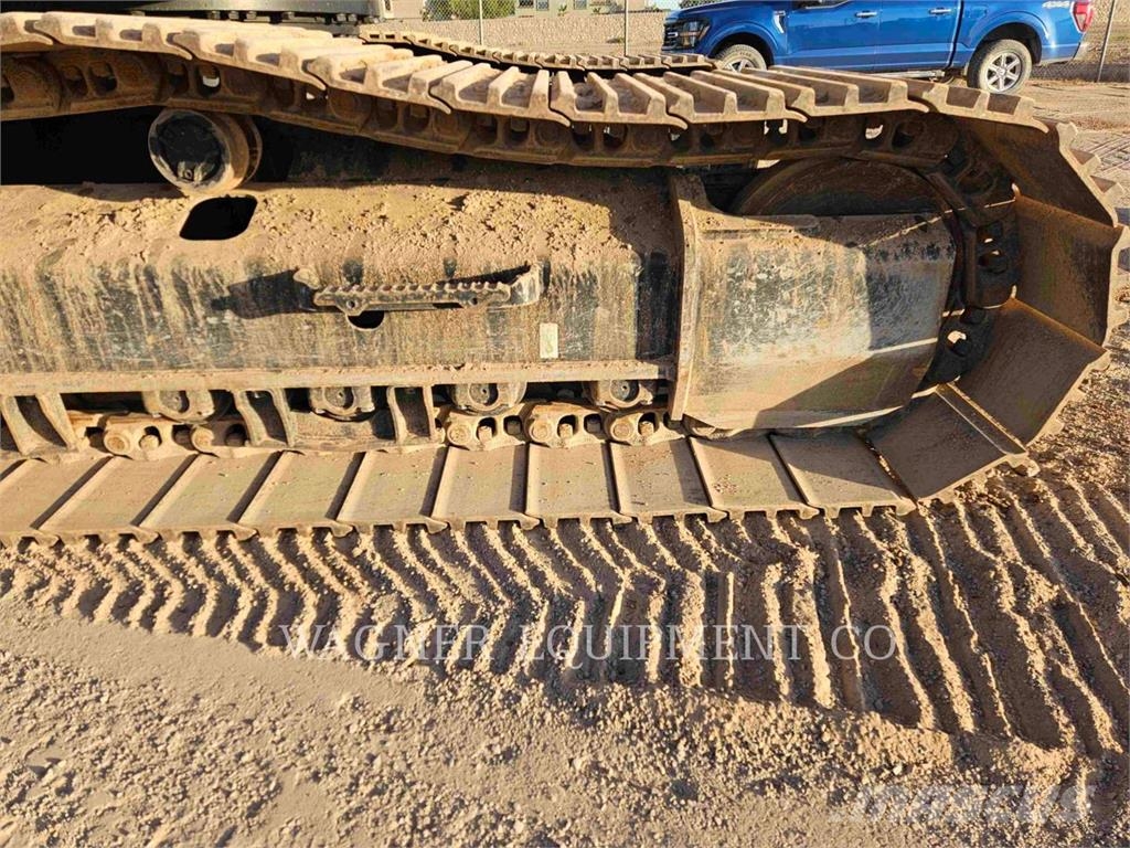 CAT 33007 حفارات زحافة