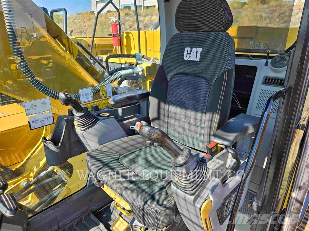 CAT 33007 حفارات زحافة