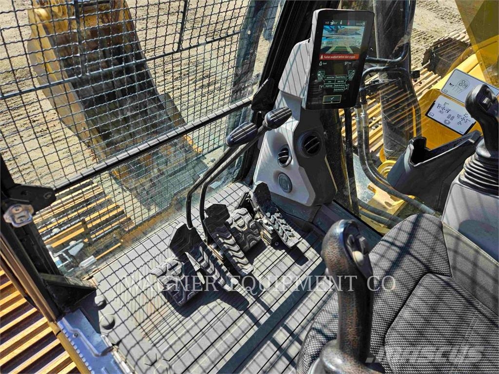 CAT 33007 حفارات زحافة