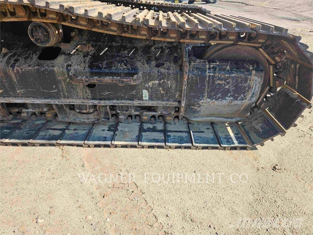 CAT 33007 حفارات زحافة