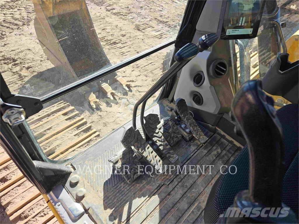 CAT 33007 Raupenbagger