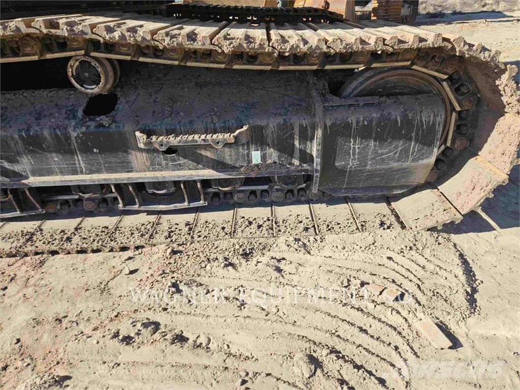 CAT 33007 Raupenbagger