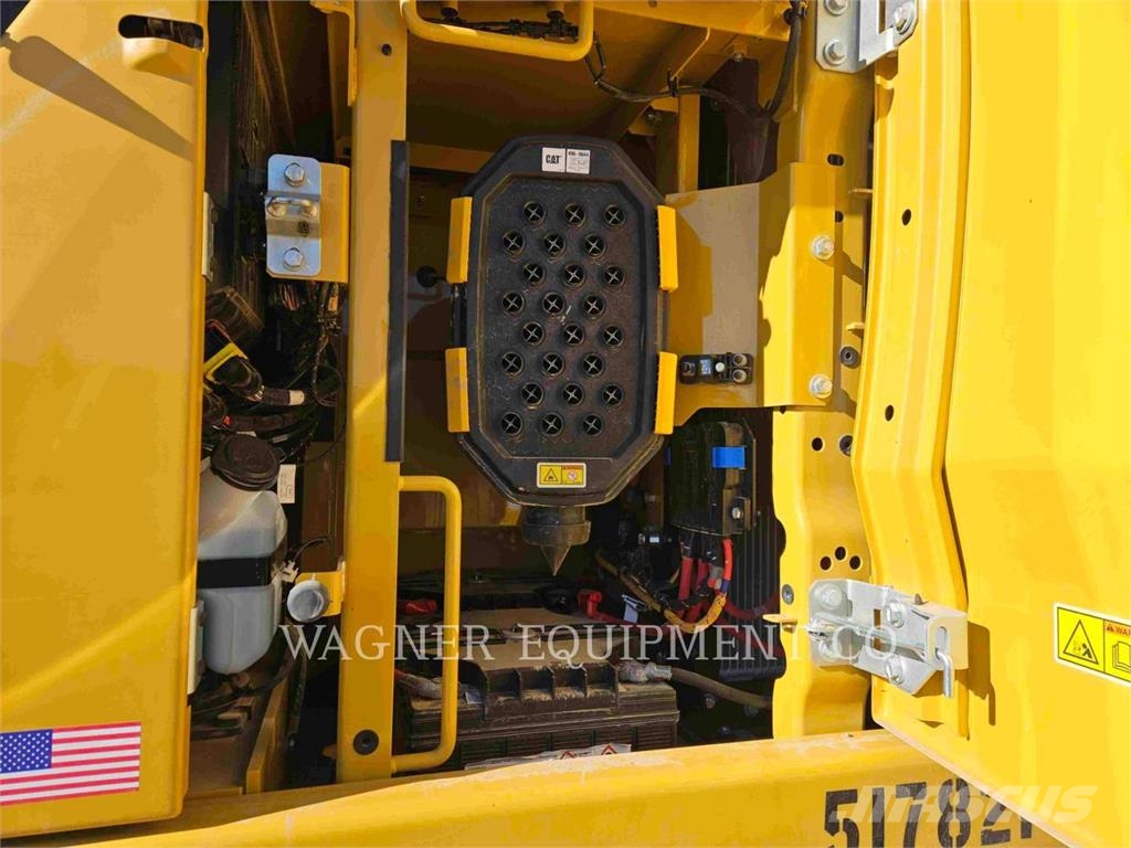 CAT 33007 Raupenbagger