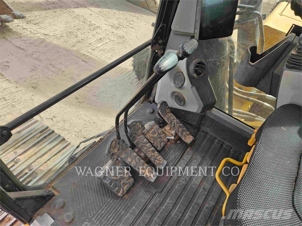 CAT 33007 Kāpurķēžu ekskavatori