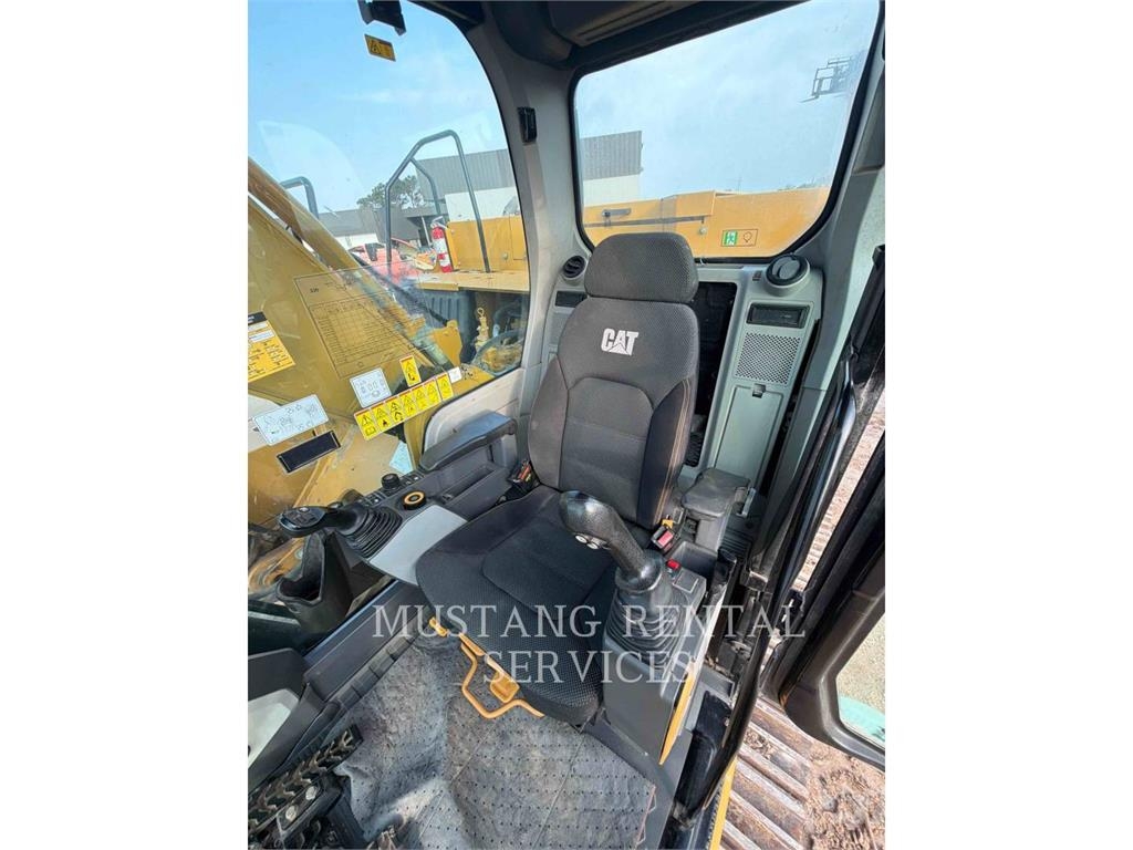 CAT 33007 Excavatoare pe șenile