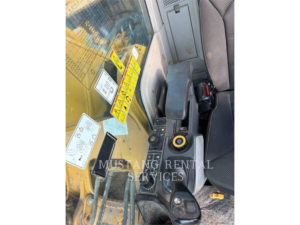 CAT 33007 Excavatoare pe șenile