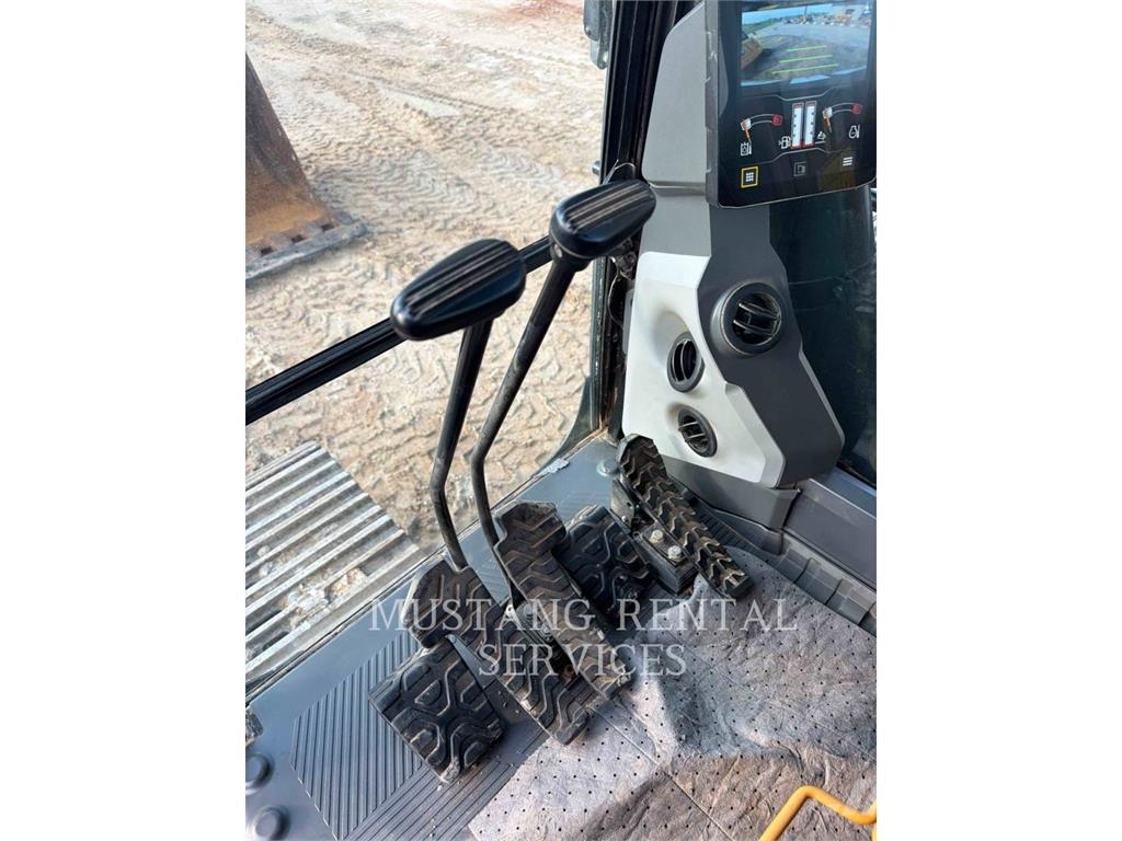 CAT 33007 Excavatoare pe șenile