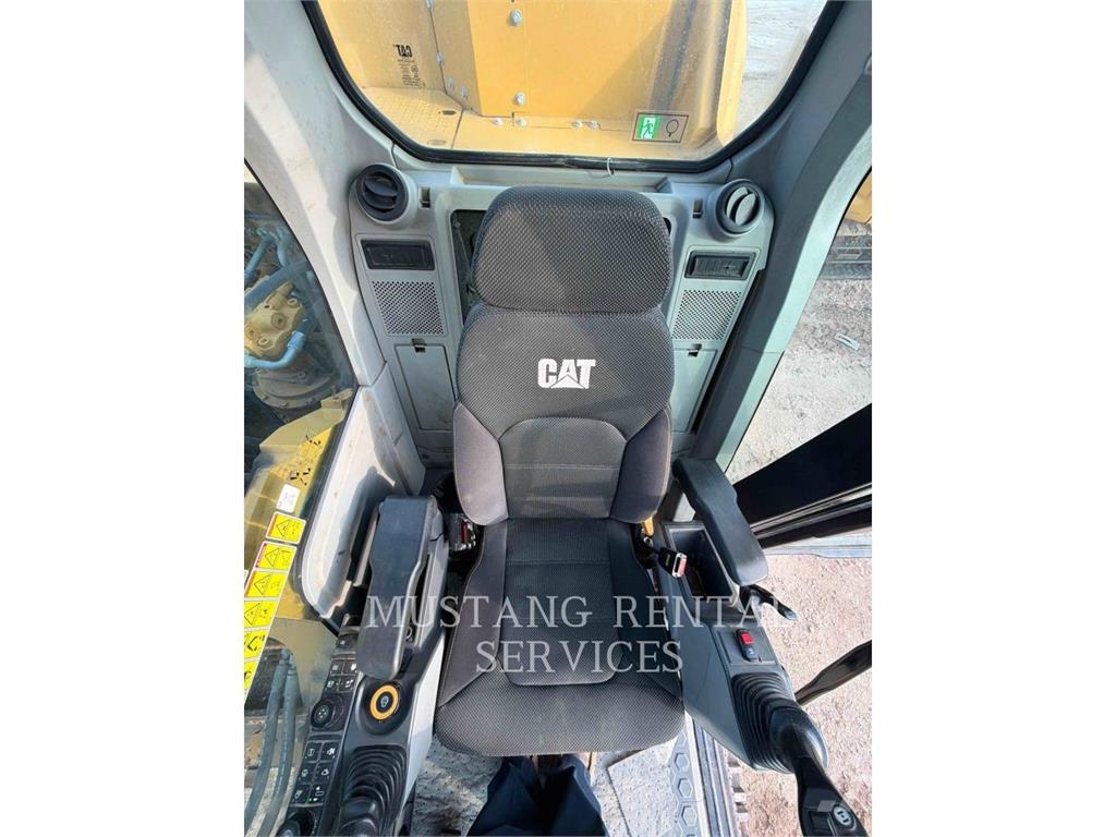 CAT 33007 Excavatoare pe șenile