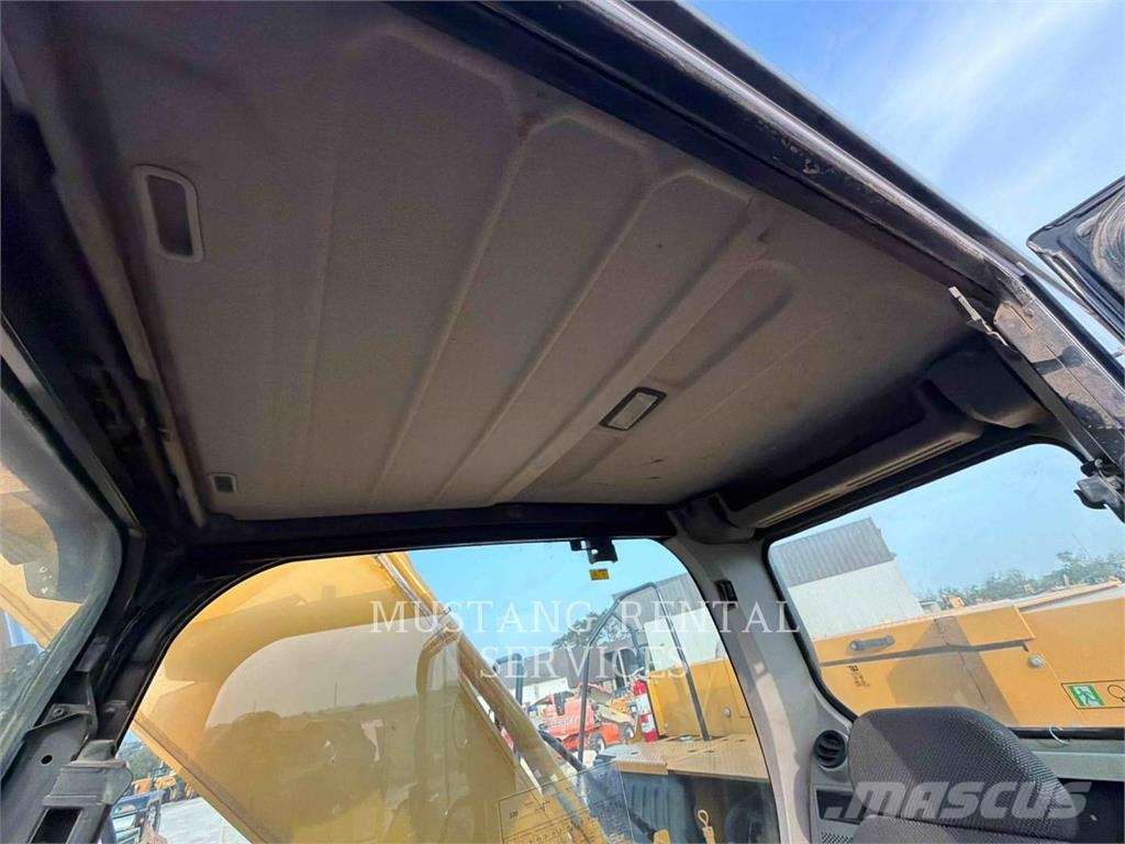CAT 33007 Excavatoare pe șenile