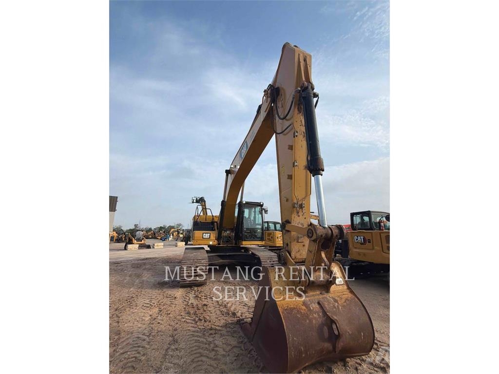 CAT 33007 Excavatoare pe șenile