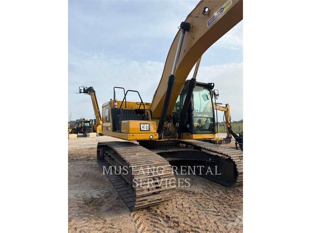 CAT 33007 Excavatoare pe șenile