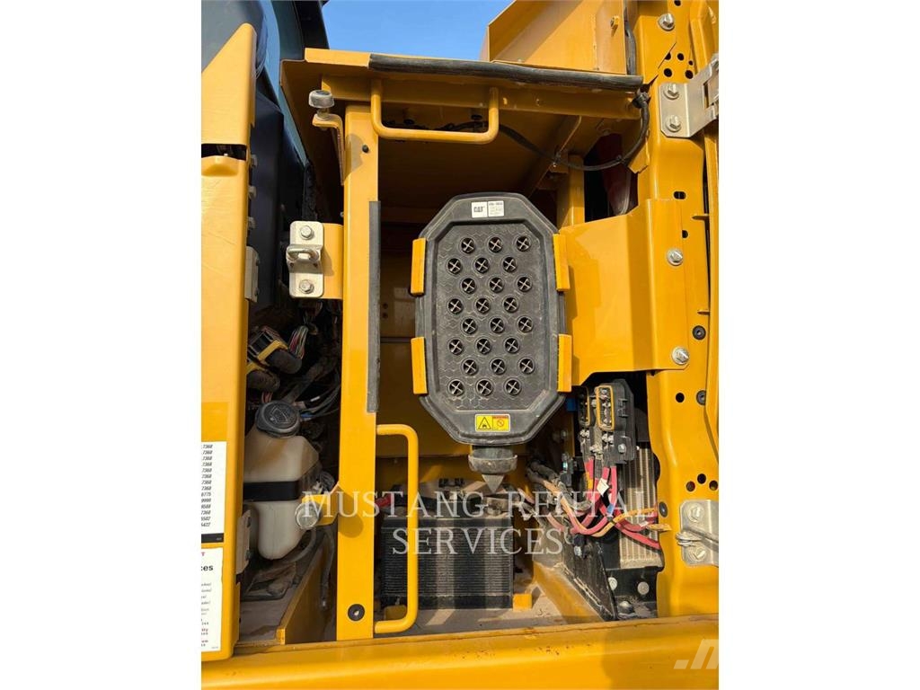 CAT 33007 Excavatoare pe șenile