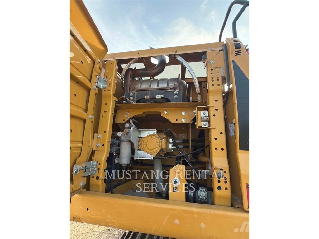 CAT 33007 Excavatoare pe șenile