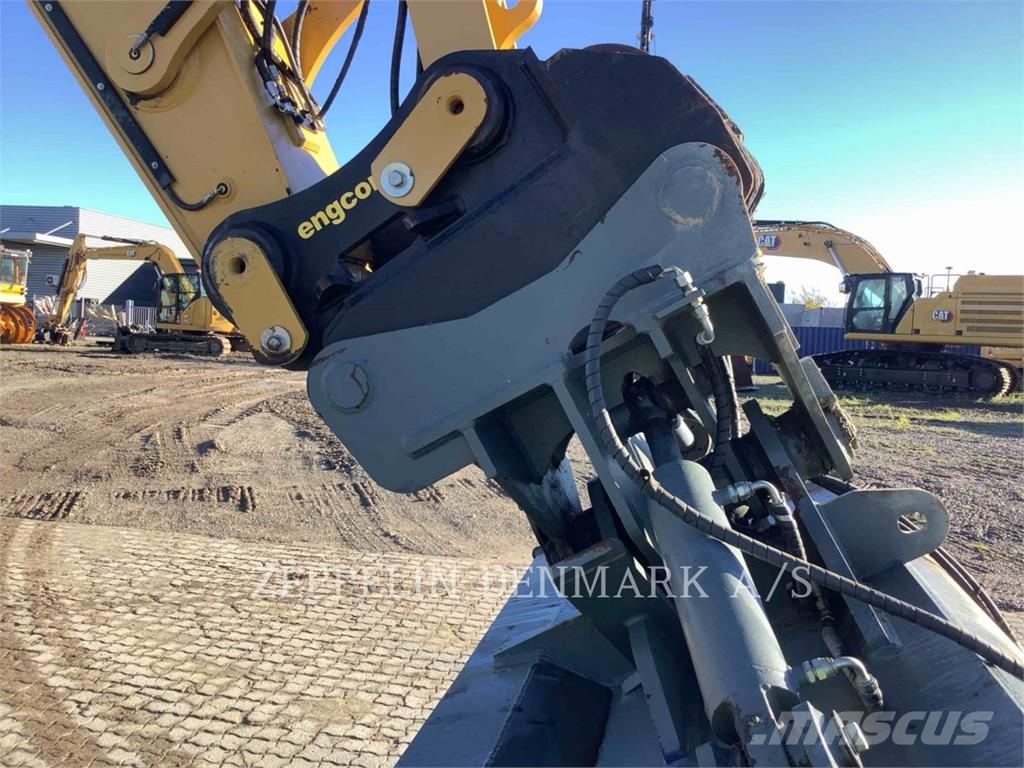 CAT 33007 Gravemaskiner på larvebånd