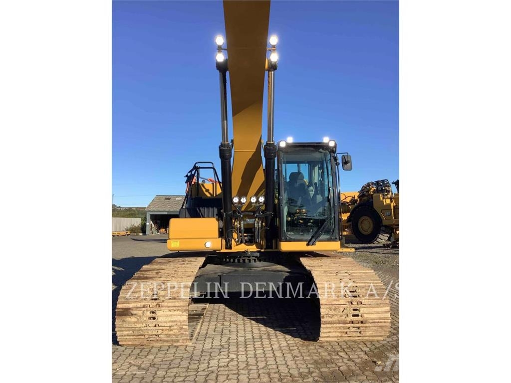 CAT 33007 Gravemaskiner på larvebånd