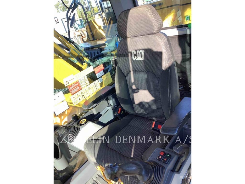 CAT 33007 Gravemaskiner på larvebånd
