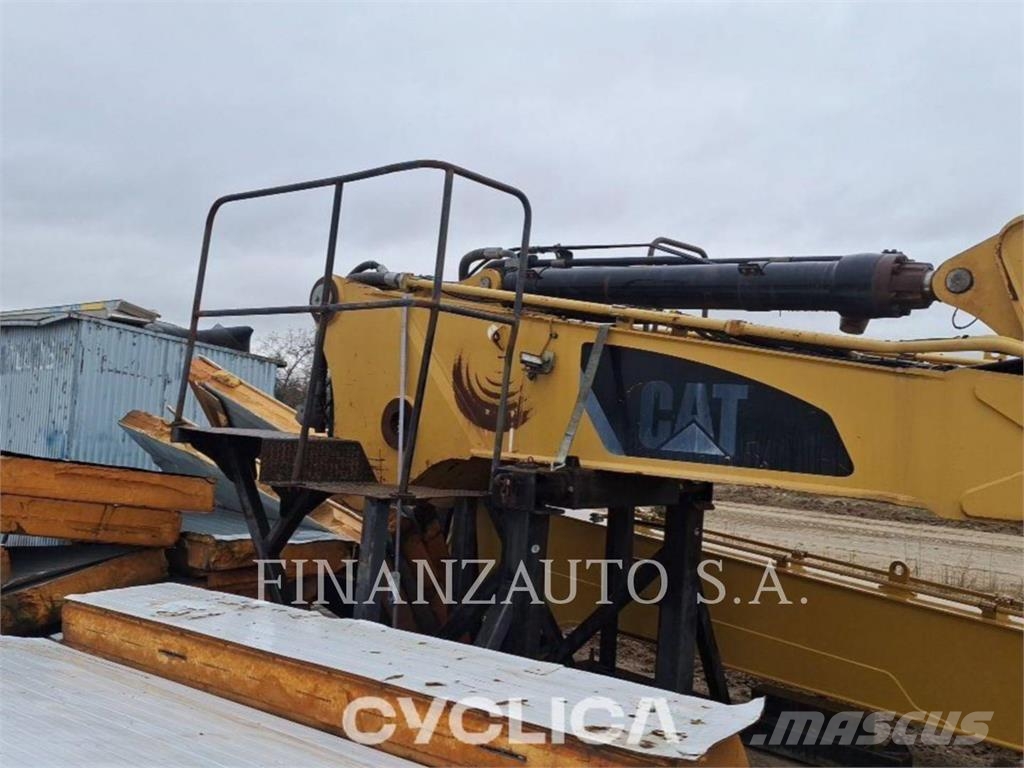 CAT 330DL Pásové rýpadlá