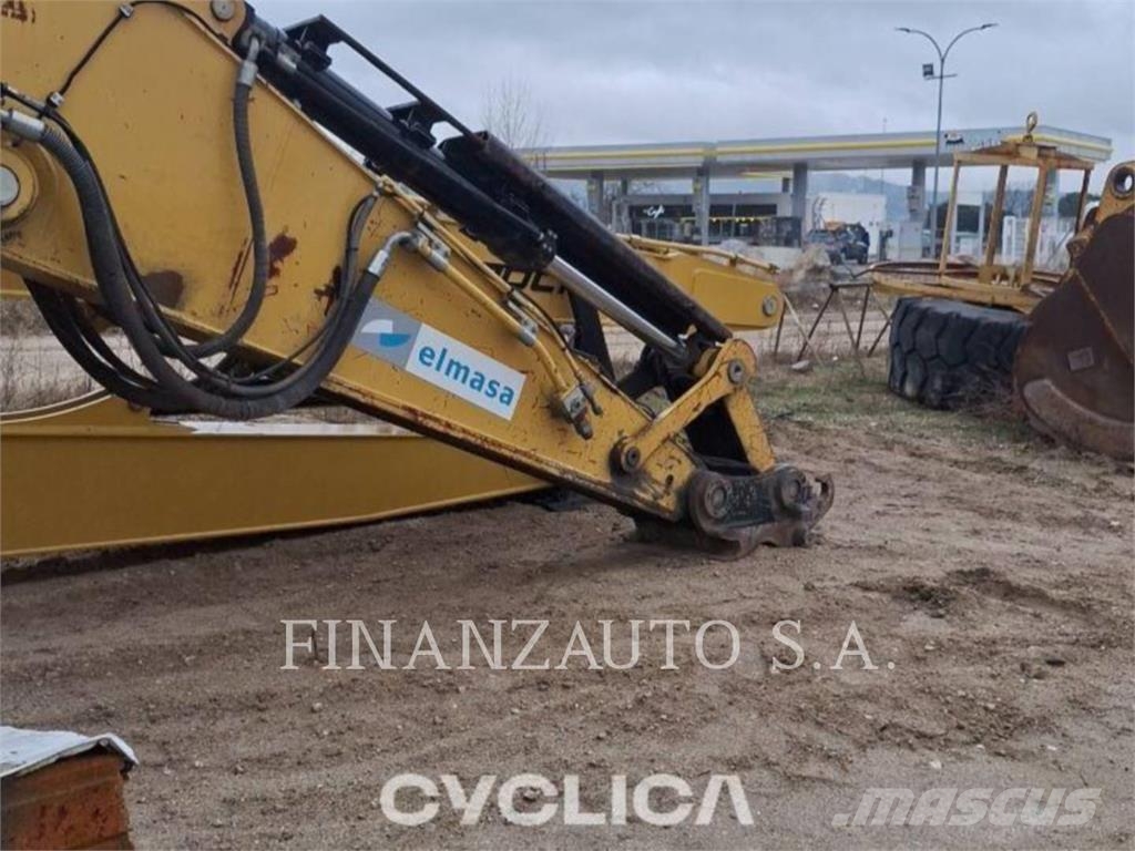 CAT 330DL Pásové rýpadlá