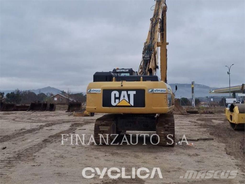 CAT 330DL Pásové rýpadlá