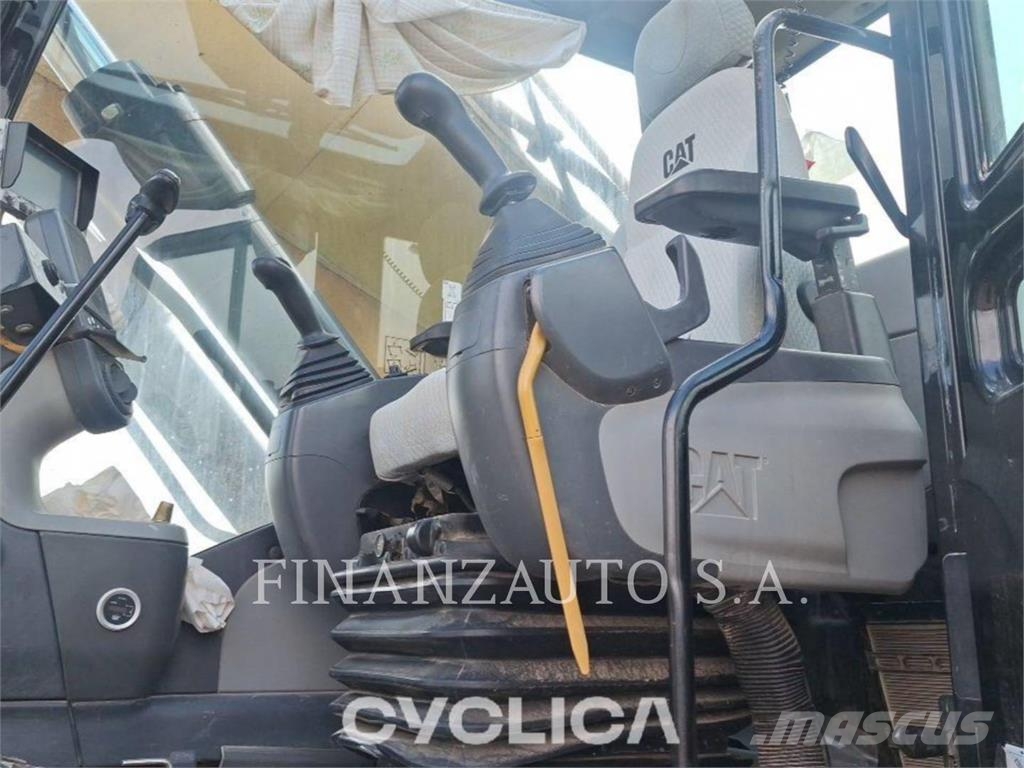 CAT 330DL Pásové rýpadlá