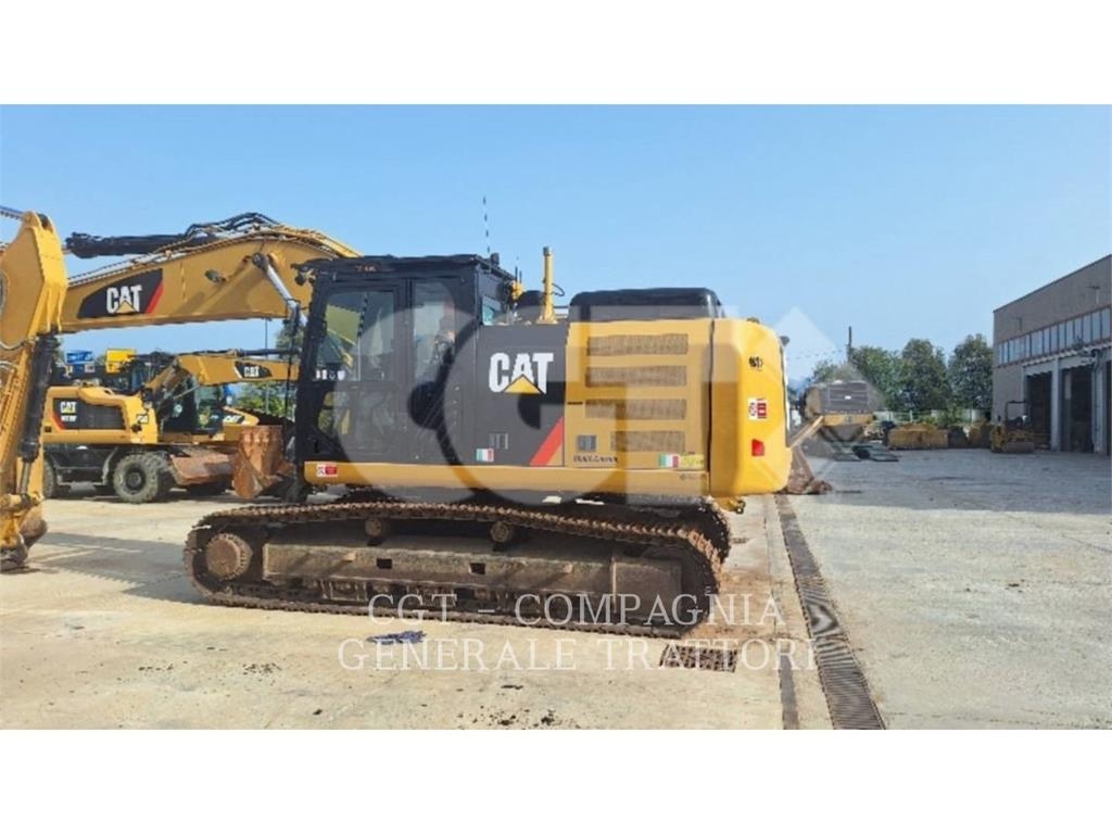 CAT 330F Paletli ekskavatörler