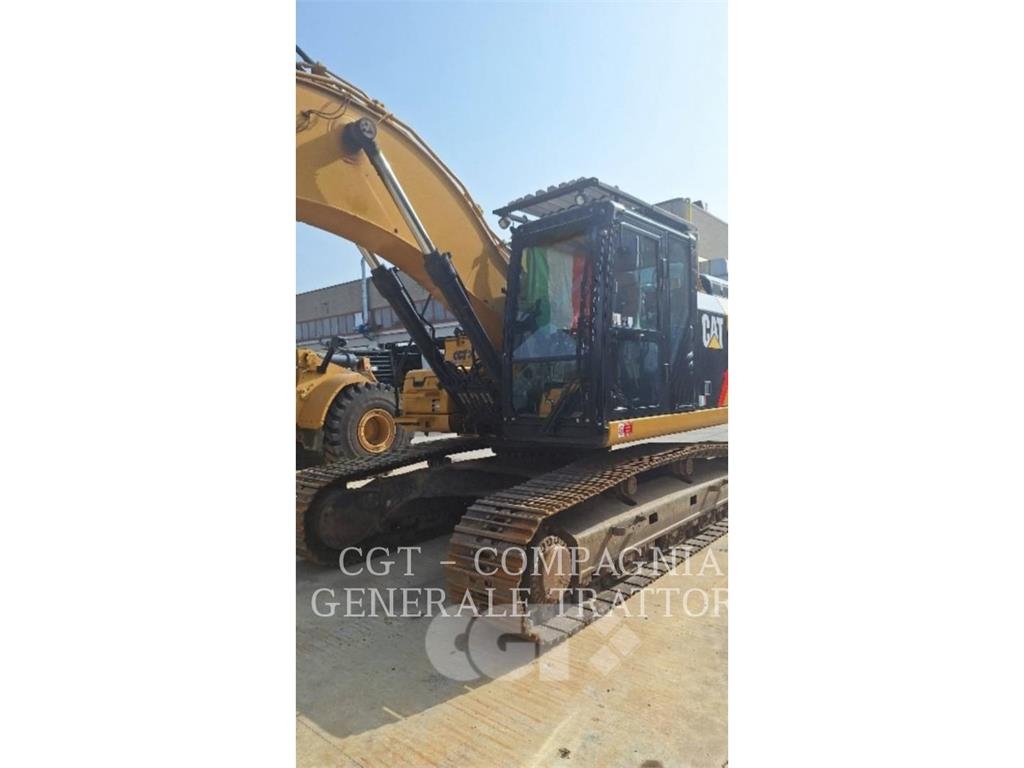 CAT 330F Paletli ekskavatörler