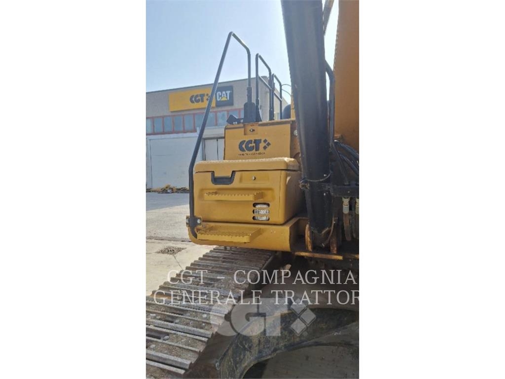 CAT 330F Paletli ekskavatörler