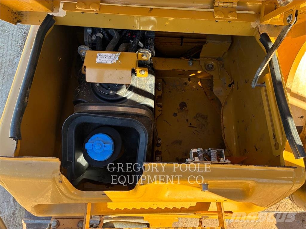 CAT 330FL Kāpurķēžu ekskavatori