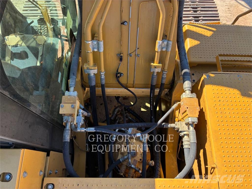 CAT 330FL Kāpurķēžu ekskavatori